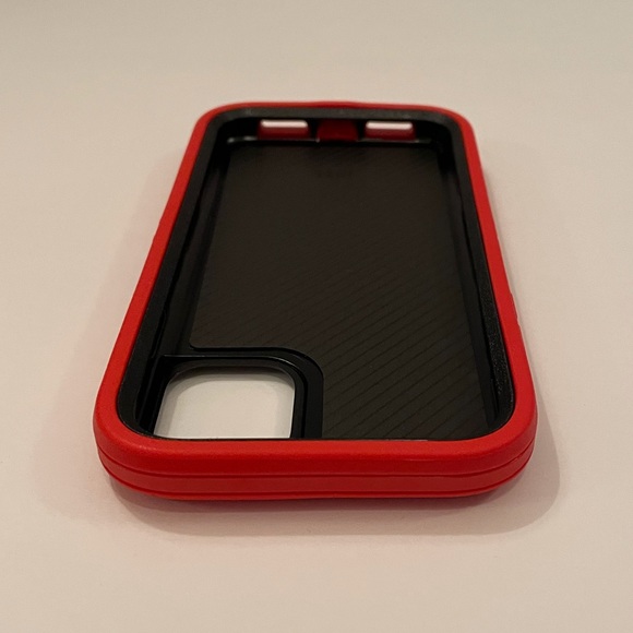 Red Diverbox Compatible with IPhone 11 - Picture 7 of 7